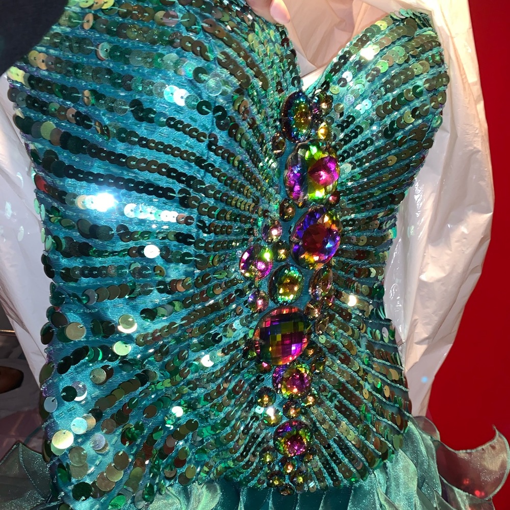 Sherri Hill 2920